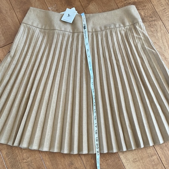 LL Bean Signature 12 British wool flannel camel pleated skirt - Picture 5 of 9